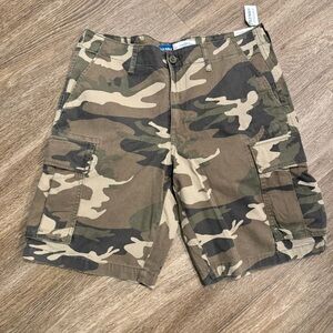 NWT Old Navy Cargo shorts - men’s